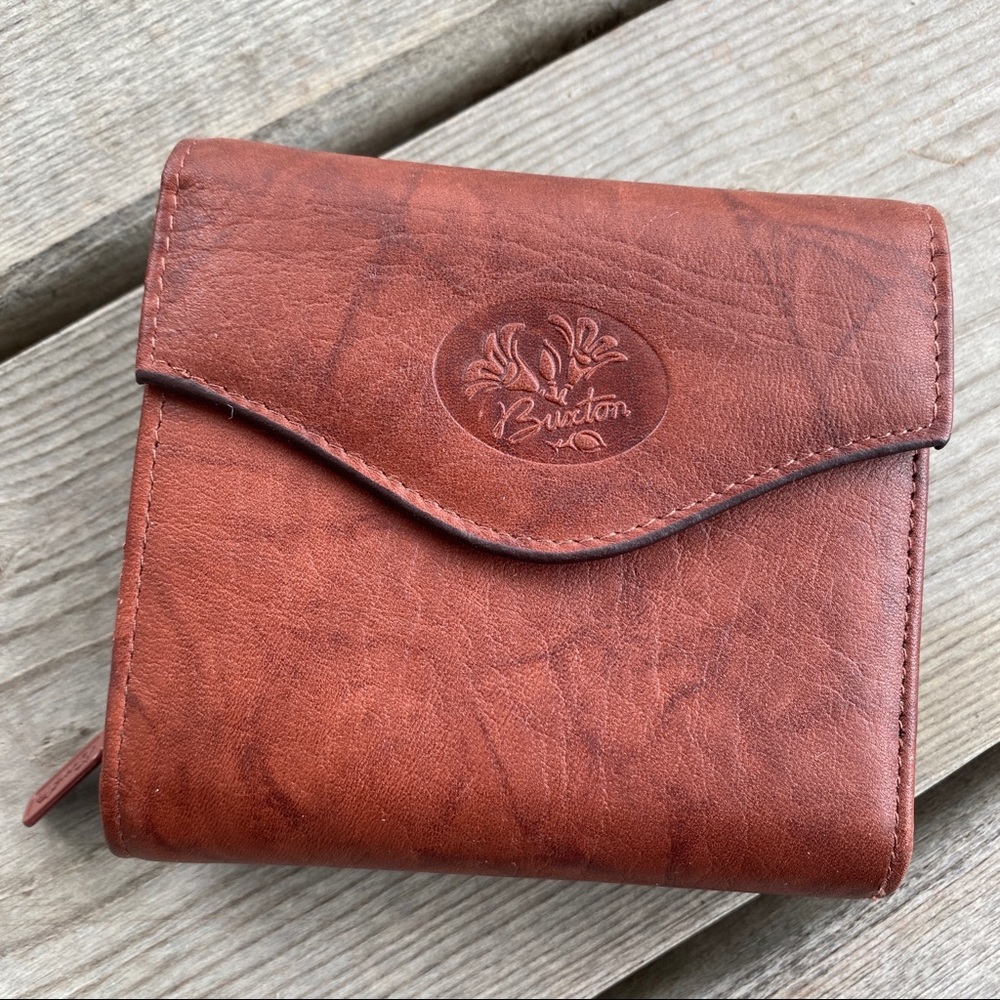 Buxton Cowhide Leather Wallet